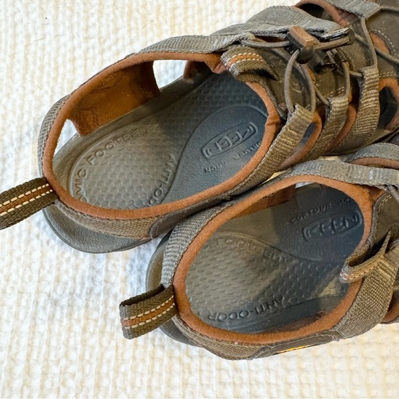 KEEN Mens grey Newport H2 sandals watersport outdoor activewear Shoes 10.5 US 47 - Picture 7 of 12